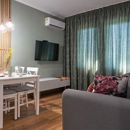 Hotel apartamentowy Adel 4*