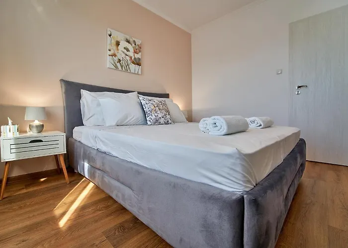 Adel Veliko Tărnovo